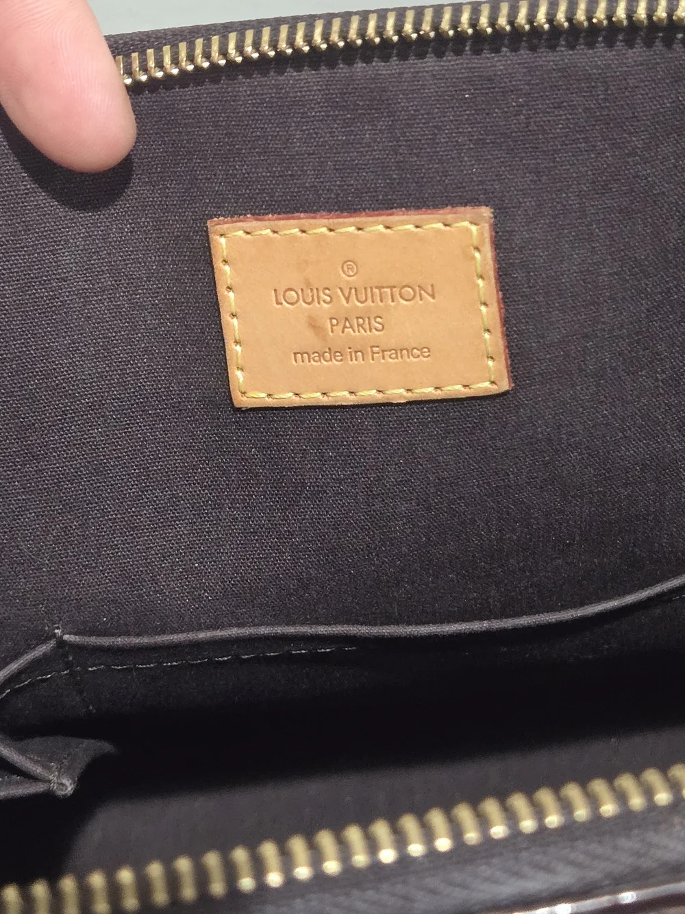 Louis Vuitton Bellevue Vernis Amarante Monogram Patent Top-Handle Tote Bag